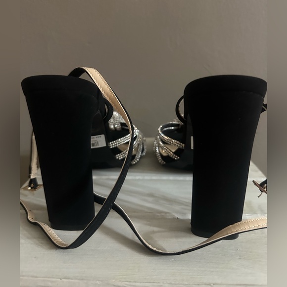 WINDSOR STRAPPY HEELS - Picture 2 of 7